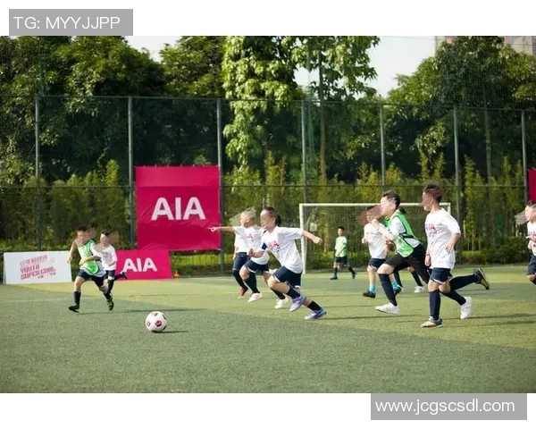 郑州足球班助力青少年成长提升技能与团队合作精神